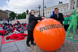 Abgeordnete, nicht umfallen! Abgeordnete, nicht umfallen!
