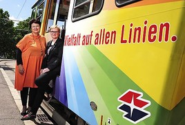 Vielfalt auf allen Linien - Wiener Linien setzen Zeichen bei Regenbogenparade - BILD