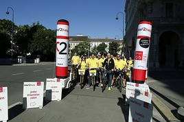 GD Stv. Georg Kraft-Kinz, Raiffeisen in Wien, unterwegs zu Kooperationspartnern - zugunsten von bike2help