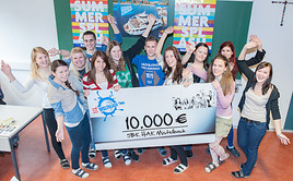Die Weltklasse (5BK der HAK Mistelbach) matcht sich bei Summer Splash mit Promis