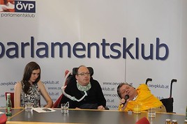 Huainigg: Menschenwürde in die Verfassung Huainigg: Menschenwürde in die Verfassung