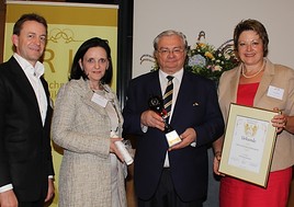 KAGes als stolze Preisträgerin der IRIS