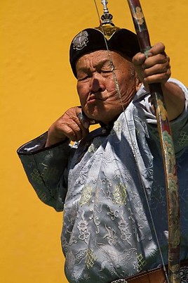 Naadam - das mongolische Volksfest: am 6. Juli auf der Trabrennbahn in Baden/Wien Naadam - das mongolische Volksfest: am 6. Juli auf der Trabrennbahn in Baden/Wien