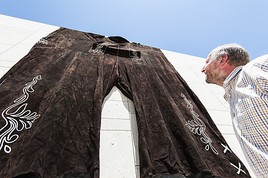 Gigantische Tracht: Größte Lederhose der Welt in Zell am See-Kaprun produziert Gigantische Tracht: Größte Lederhose der Welt in Zell am See-Kaprun produziert