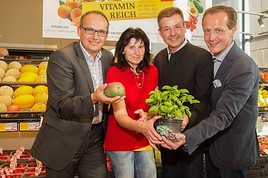 Neueröffnung: BILLA Filiale in Ried im Innkreis glänzt in innovativem Shopdesign und leistet wertvollen Beitrag zum Klimaschutz Neueröffnung: BILLA Filiale in Ried im Innkreis glänzt in innovativem Shopdesign und leistet wertvollen Beitrag zum Klimaschutz