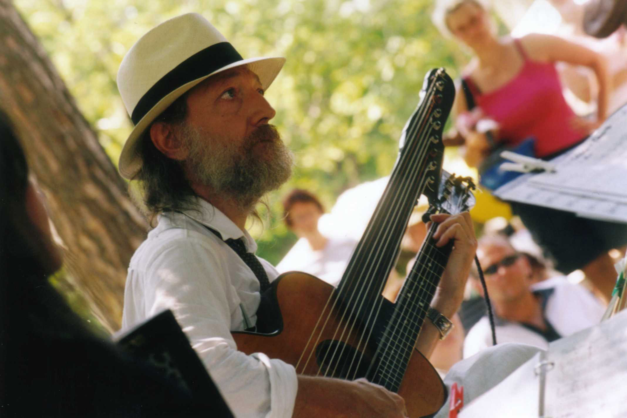 Bild: Lebensfreude mit Musik - Schrammel-Picknick im Burggarten | , 27. ...