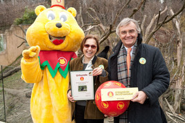 Tiergarten Schonbrunn Freut Sich Uber Zuwachs Im Barengehege Pom Bar Zu Besuch Bei Den Baren Accedo Austria Gmbh 16 03 09