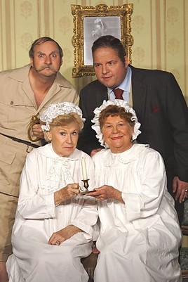 Arsen Und Spitzenhaubchen Von Joseph Kesselring Gloria Theater Betriebs Gesmbh 08 08 2012