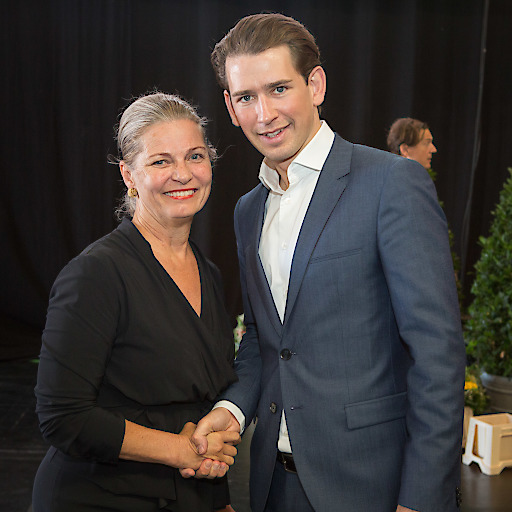 Bild Apothekerkammer Regierungsparteien Gratulieren Prasidentin Mursch Edlmayr Osterreichische Apothekerkammer 07 07 2017 Ots At