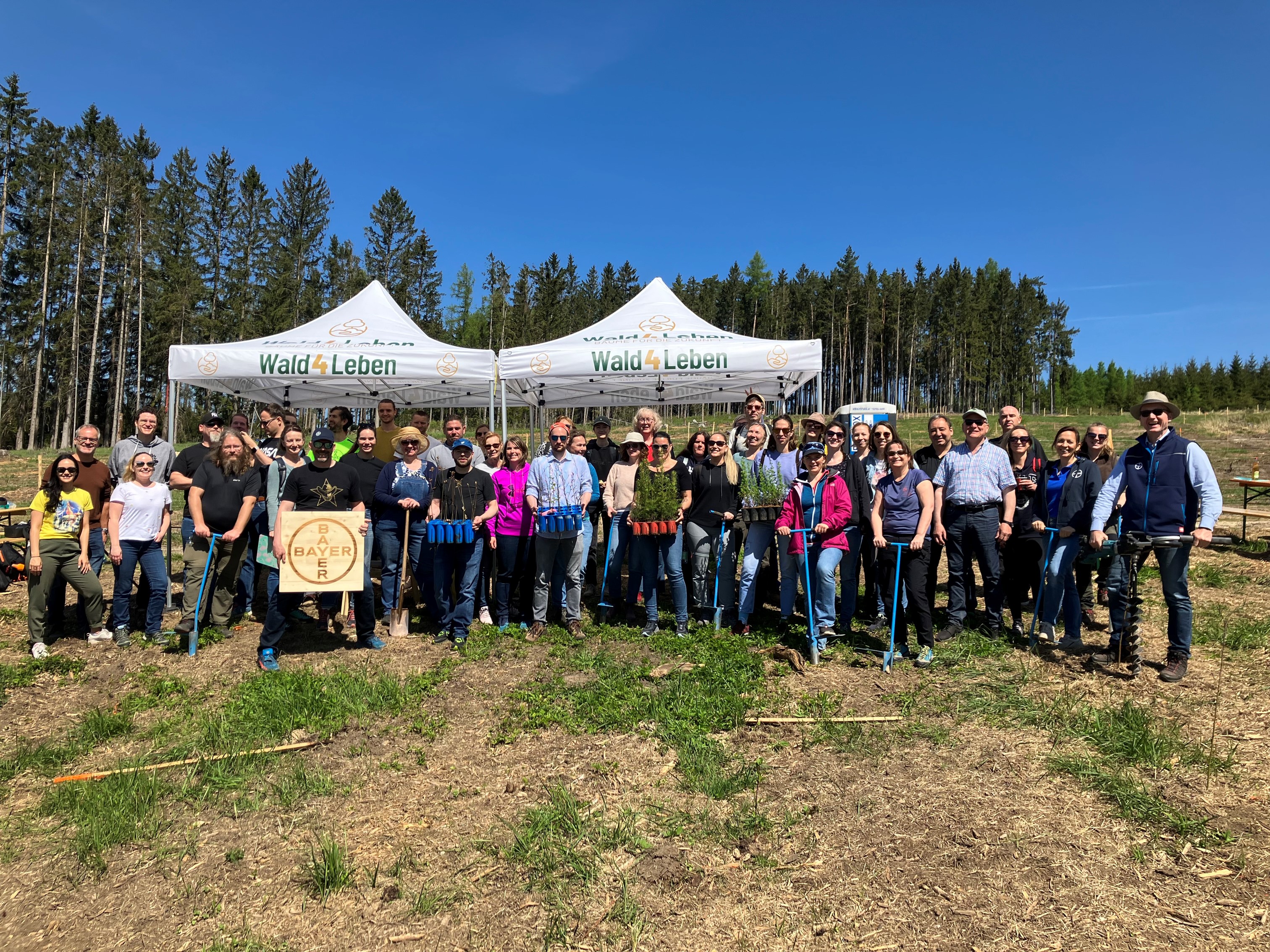125 Jahre Bayer in Österreich: Näher zusammenrücken und gemeinsam Gutes  tun: Team Bayer Austria engagiert sich sozial und ökologisch | Bayer  Austria Ges.m.b.H., 10.05.2023