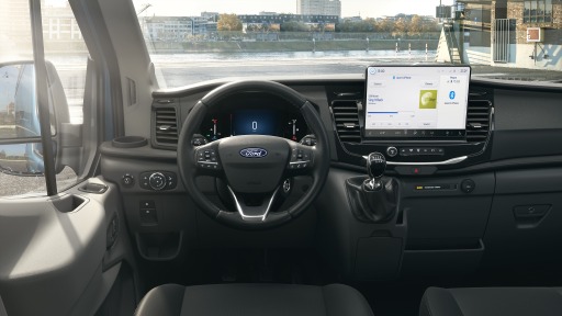Bild: Ford Transit und E-Transit treten 2024 mit neuen digitalen Ford ...